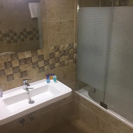 Almadrabeta Hotel